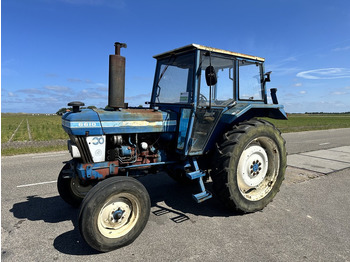 Traktor FORD