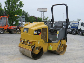 Vält CATERPILLAR CB14B