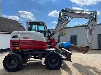 Grävmaskin på däck TAKEUCHI