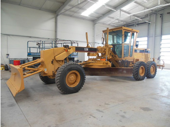 Väghyvel CATERPILLAR 12H
