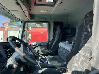 Interior photo 1: Lastväxlare lastbil Hook Truck Mercedes Benz 2546 L 6x2