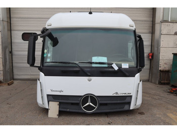 Hytt och interiör MERCEDES-BENZ