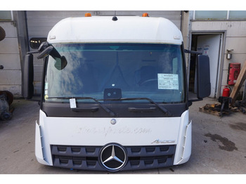 Hytt och interiör MERCEDES-BENZ