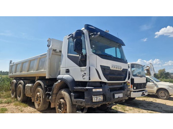 Tippbil lastbil IVECO Trakker