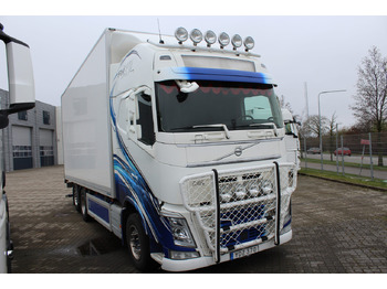 Lastbil med skåp VOLVO FH