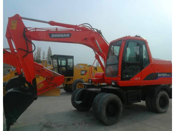 Grävmaskin på däck DOOSAN