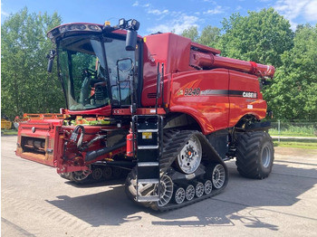 Skördetröska CASE IH