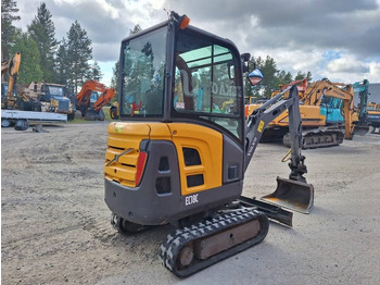 Minigrävmaskin Volvo EC18C KALLISTAJALLA *EI ALVIA*: bild 4