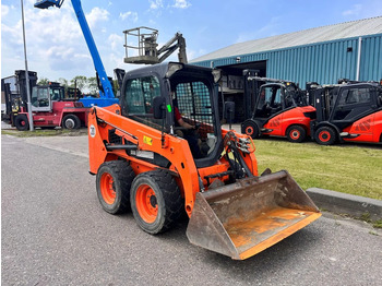 Kompaktlastare/ Slirstyrda lastare BOBCAT S450