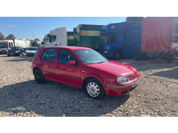 Hatchback/ Halvkombi VOLKSWAGEN
