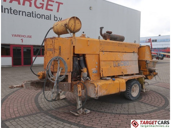 Stationär betongpump