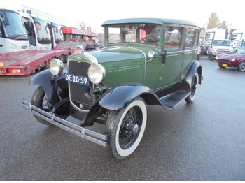 Hatchback/ Halvkombi FORD