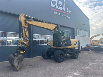 Grävmaskin på däck CATERPILLAR M313D