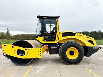 Vält BOMAG