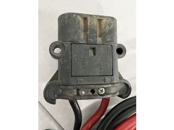 Batteri för Materialhanteringsutrustning Zivan F6BOMW-01040X-1 | NG1 24V37.5A 230v sn. 1709412963 80A Rema battery connec NG1 24V37.5A 230v sn. 1709412963 80A Rema battery connector: bild 4