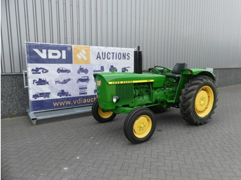 Traktor JOHN DEERE