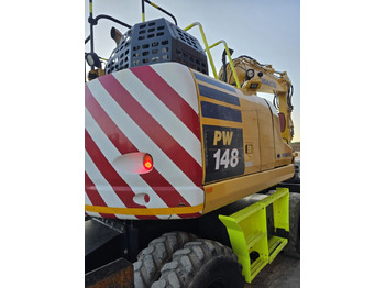Grävmaskin på däck KOMATSU PW148-11: bild 5