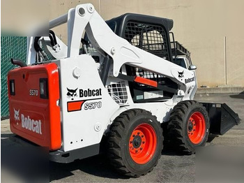 Kompaktlastare/ Slirstyrda lastare BOBCAT S590