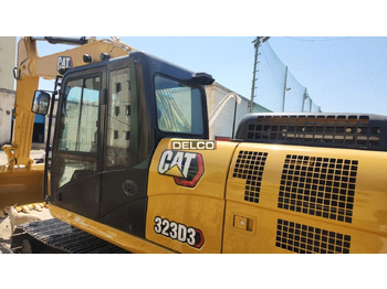 Bandgrävare CATERPILLAR 323D3