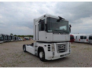 Dragbil RENAULT Magnum