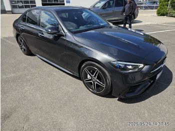 Sedan MERCEDES-BENZ