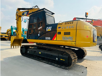 Bandgrävare CATERPILLAR 320CL