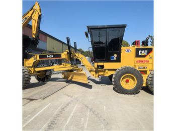 Väghyvel CATERPILLAR 140H