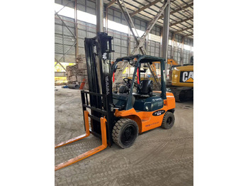 Dieseltruck Toyota FD30 Forklift: bild 2
