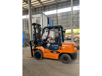 Dieseltruck Toyota FD30 Forklift: bild 3