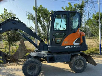 Grävmaskin på däck DOOSAN DX60W