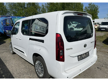 Personbil TOYOTA