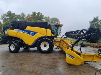 Skördetröska NEW HOLLAND CR9090