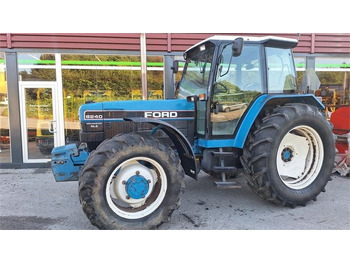 Traktor FORD