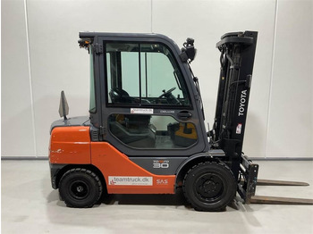 Dieseltruck TOYOTA FDF 30