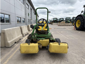 Gräsklippare John Deere 2750E Triplex: bild 3