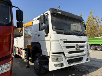Kranbil SINOTRUK HOWO