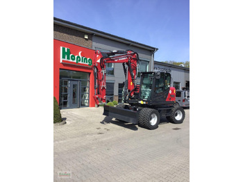 Grävmaskin på däck YANMAR