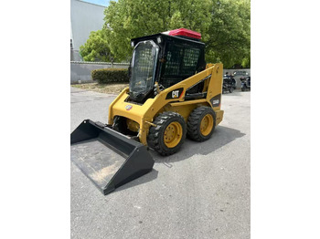 Kompaktlastare/ Slirstyrda lastare CATERPILLAR 226B3