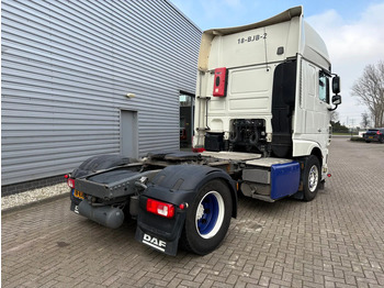 Dragbil DAF XF 460 4x2 / APK - TUV JANUARI 2026 / HOLLAND TRUCK / ADR KLASSE I II III / 2 BEDS /: bild 4