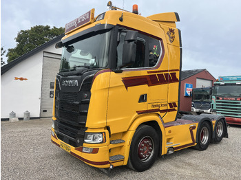 Dragbil SCANIA