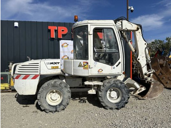 Grävmaskin på däck MECALAC