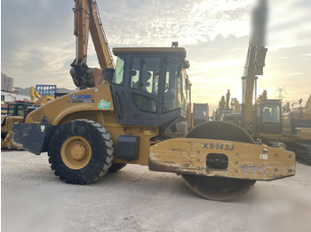 Kompaktor XCMG XS143J