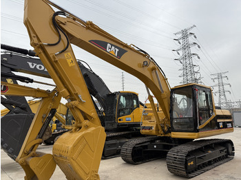 Bandgrävare CATERPILLAR 320B