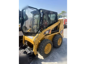 Kompaktlastare/ Slirstyrda lastare CATERPILLAR 226B3