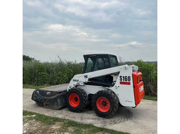 Kompaktlastare/ Slirstyrda lastare BOBCAT S160