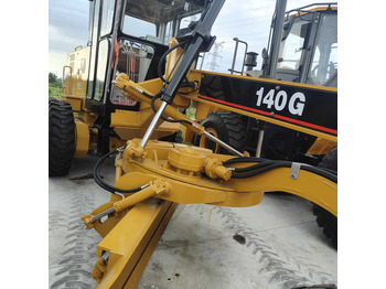 Väghyvel CATERPILLAR 140H