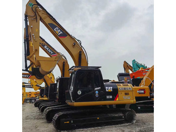 Bandgrävare CATERPILLAR 323D2L