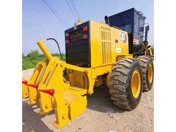 Väghyvel CATERPILLAR 140K