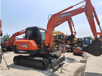 Bandgrävare DOOSAN DH60-7
