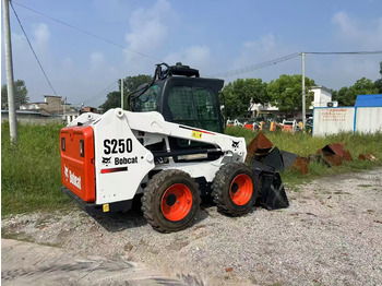 Kompaktlastare/ Slirstyrda lastare BOBCAT S250
